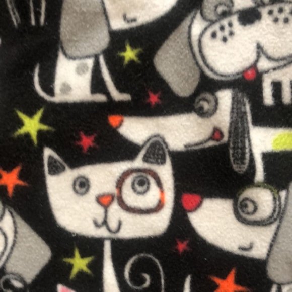 Dog or Cat Double Hand Knit Fleece Blanket - Picture 3 of 3